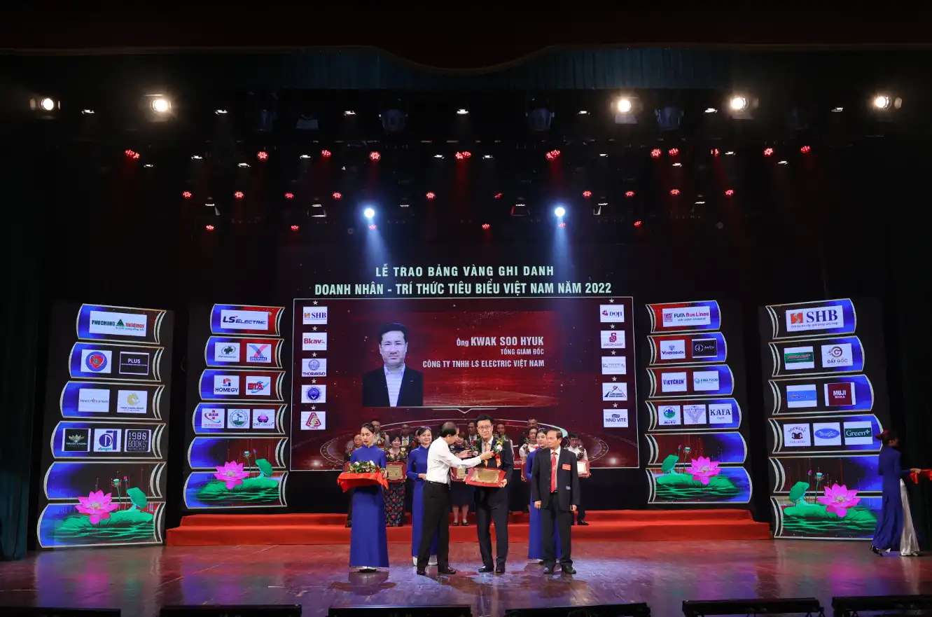 TGĐ LS Electric Việt nam nhận giải thưởng “Doanh nhân vàng Việt Nam năm 2022”
